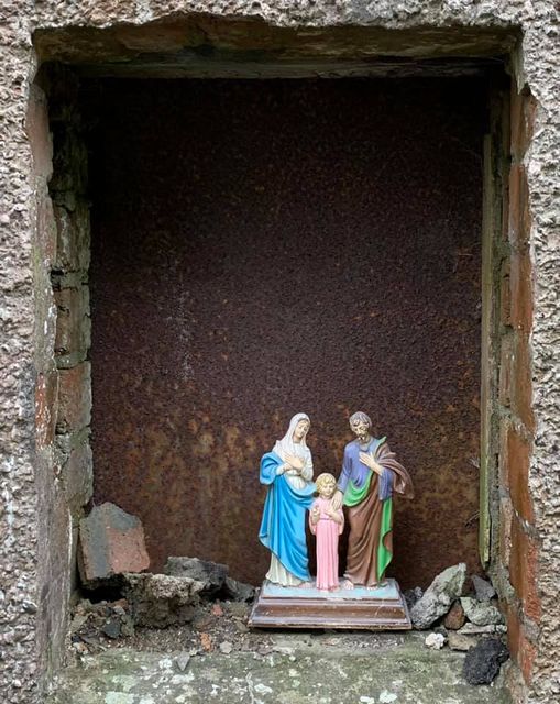 Tannery Hoose Windae #1: Holy Family